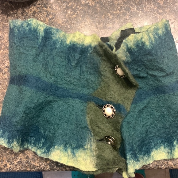 Artisan scarf. Hand felted. Unique - Picture 3 of 6